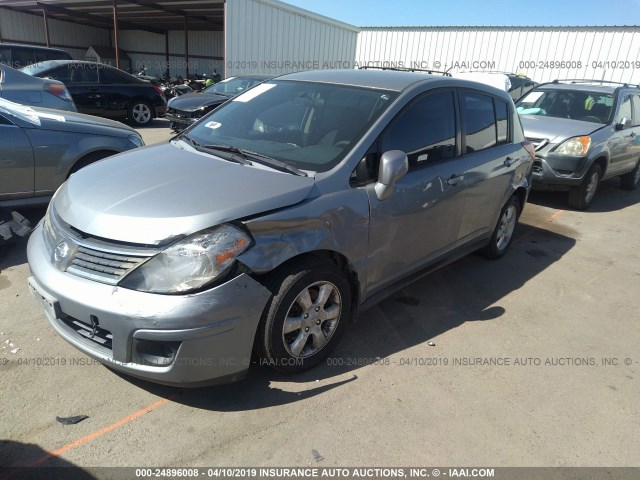 3N1BC13E97L406663 - 2007 NISSAN VERSA S/SL GRAY photo 2