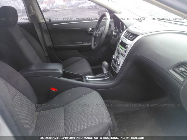 1G1ZH57B49F135229 - 2009 CHEVROLET MALIBU 1LT 银色 照片 5