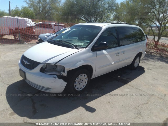 2C4GP443X3R332186 - 2003 CHRYSLER TOWN & COUNTRY LX WHITE photo 2