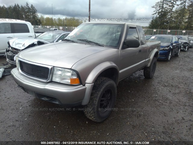 1GTCT19W428235040 - 2002 GMC SONOMA GRAY photo 2