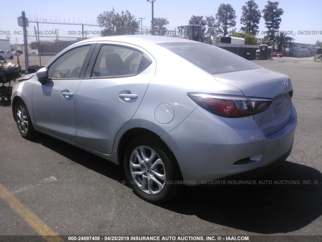 3MYDLBYVXJY306345 - 2018 TOYOTA YARIS IA 银色 照片 3