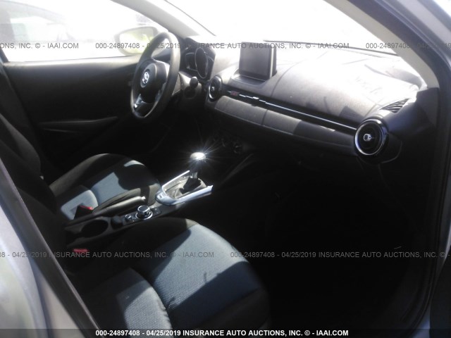 3MYDLBYVXJY306345 - 2018 TOYOTA YARIS IA 银色 照片 5