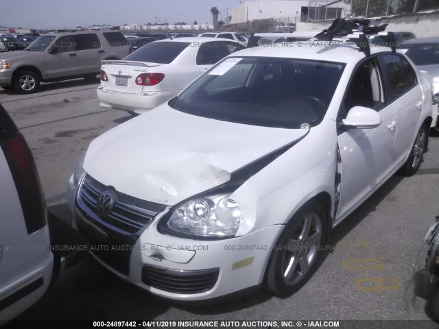 3VWAZ7AJ7AM094349 - 2010 VOLKSWAGEN JETTA LIMITED WHITE photo 2