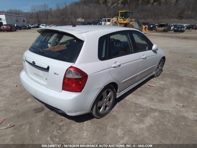 KNAFE161785010263 - 2008 KIA SPECTRA5 5 SX WHITE photo 4