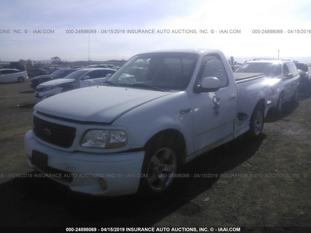 2FTZF07341CA99146 - 2001 FORD F150 SVT LIGHTNING WHITE photo 2