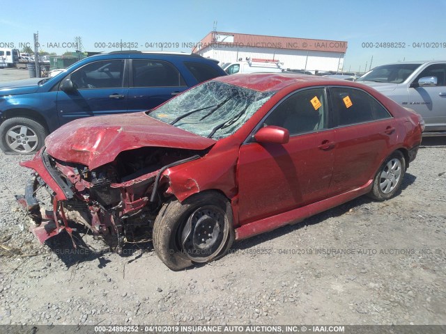 4T1BF3EK2BU735055 - 2011 TOYOTA CAMRY SE/LE/XLE RED photo 2