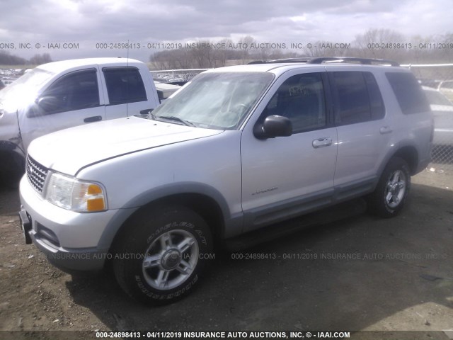 1FMZU73E32UA07284 - 2002 FORD EXPLORER XLT SILVER photo 2