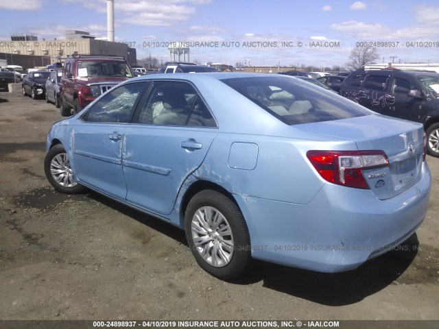 4T4BF1FK8ER344554 - 2014 TOYOTA CAMRY L/SE/LE/XLE 蓝色 照片 3