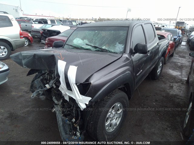 5TFLU4EN8CX046488 - 2012 TOYOTA TACOMA DOUBLE CAB 灰色 照片 2