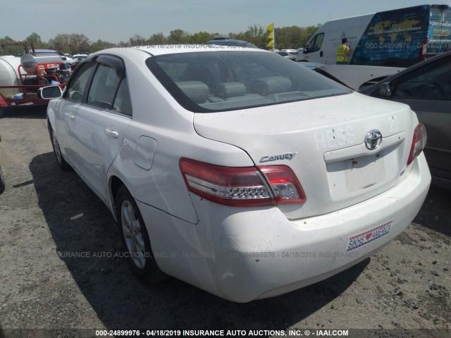 4T4BF3EKXBR201923 - 2011 TOYOTA CAMRY SE/LE/XLE WHITE photo 3