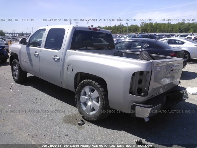 2GCEC13C471707500 - 2007 CHEVROLET SILVERADO C1500 CREW CAB SILVER photo 3