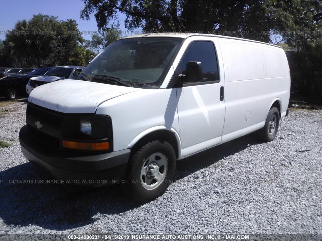 1GCFG15X771253533 - 2007 CHEVROLET EXPRESS G1500  WHITE photo 2