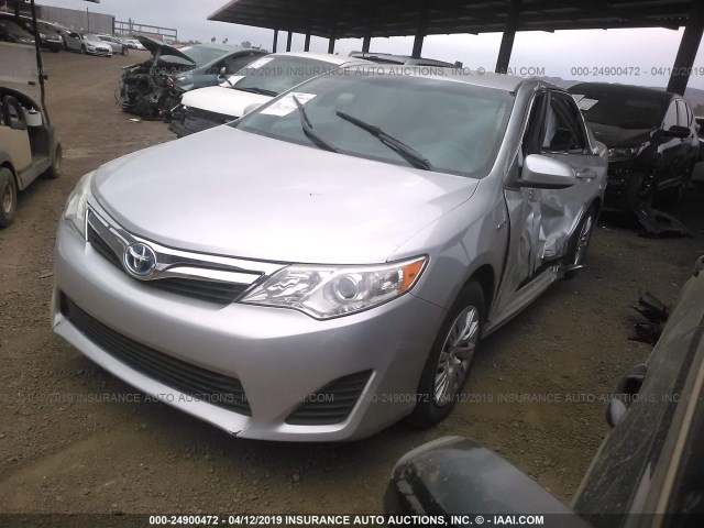 4T1BD1FK5EU113238 - 2014 TOYOTA CAMRY HYBRID/LE/XLE SILVER photo 2