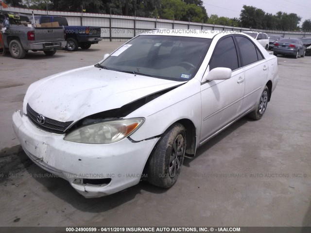 JTDBE32K020107210 - 2002 TOYOTA CAMRY LE/XLE/SE WHITE photo 2