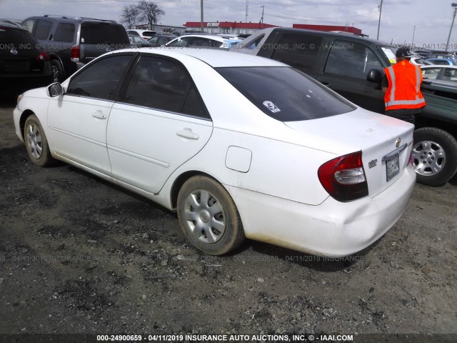 4T1BE32KX2U086631 - 2002 TOYOTA CAMRY LE/XLE/SE WHITE photo 3