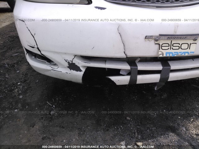 4T1BE32KX2U086631 - 2002 TOYOTA CAMRY LE/XLE/SE WHITE photo 6