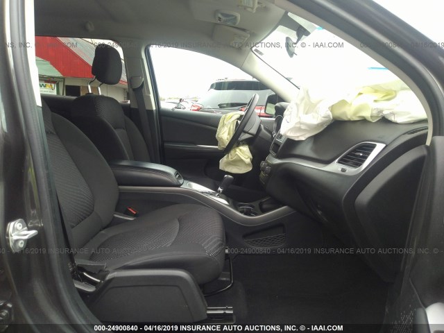 3C4PDCAB9HT557105 - 2017 DODGE JOURNEY SE GRAY photo 5