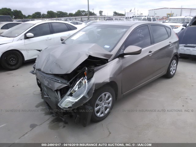 KMHCT5AEXDU066657 - 2013 HYUNDAI ACCENT GLS/GS BROWN photo 2