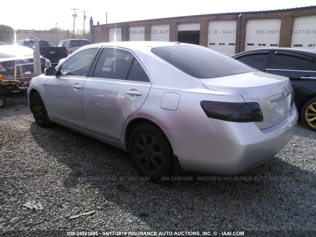 4T1BF3EK9AU038948 - 2010 TOYOTA CAMRY SE/LE/XLE SILVER photo 3