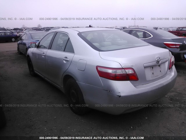 4T1BE46K29U837229 - 2009 TOYOTA CAMRY SE/LE/XLE SILVER photo 3