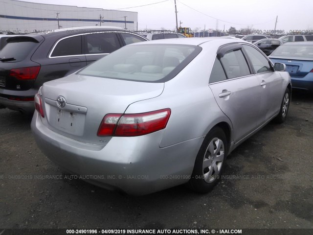 4T1BE46K29U837229 - 2009 TOYOTA CAMRY SE/LE/XLE SILVER photo 4