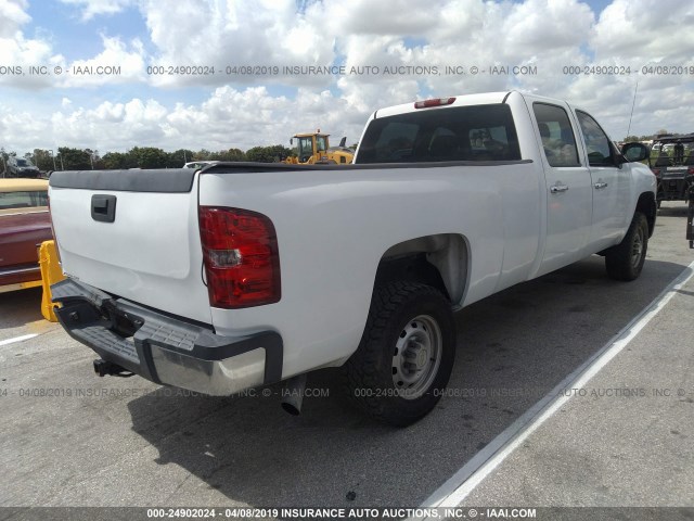 1GCHC43K39F101591 - 2009 CHEVROLET SILVERADO C2500 HEAVY DUTY WHITE photo 4