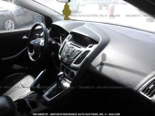 1FADP3K27DL152994 - 2013 FORD FOCUS SILVER photo 5
