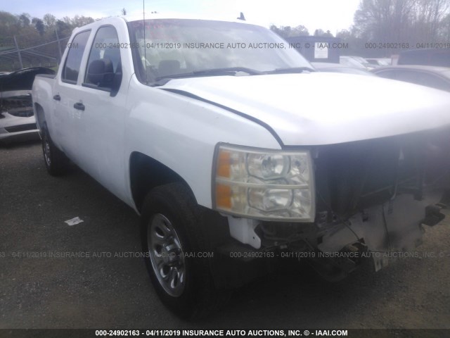 3GCEC13C38G266743 - 2008 CHEVROLET SILVERADO C1500 WHITE photo 1