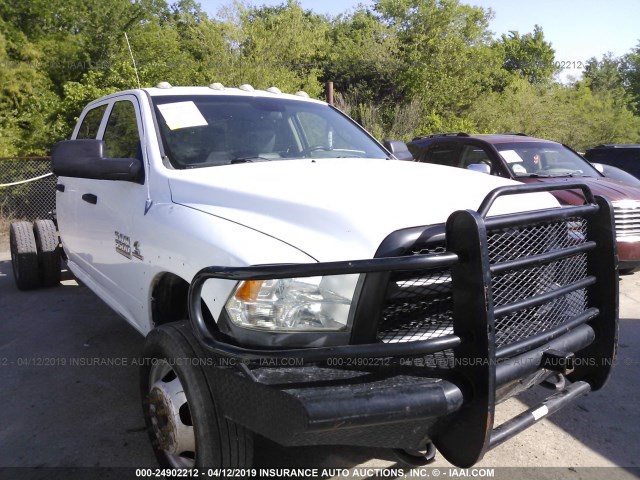 3C7WRNFLXDG595006 - 2013 RAM 5500 WHITE photo 1