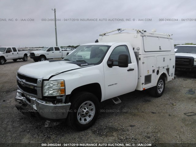 1GB0CVCG2CF190922 - 2012 CHEVROLET SILVERADO C2500 HEAVY DUTY WHITE photo 2