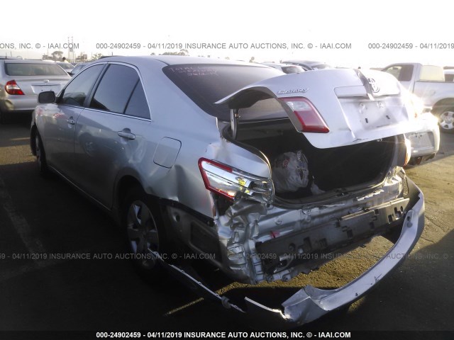 4T4BE46K38R023904 - 2008 TOYOTA CAMRY CE/LE/XLE/SE SILVER photo 3