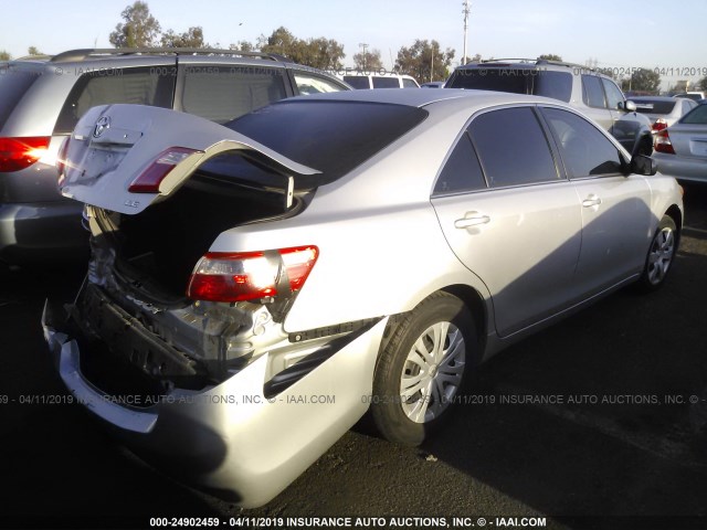 4T4BE46K38R023904 - 2008 TOYOTA CAMRY CE/LE/XLE/SE SILVER photo 4