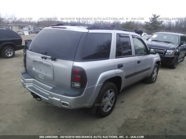 1GNDT13SX52316049 - 2005 CHEVROLET TRAILBLAZER LS/LT SILVER photo 4