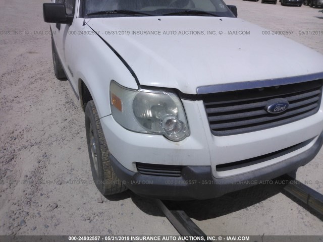 1FMEU62EX6UB73012 - 2006 FORD EXPLORER XLS WHITE photo 6