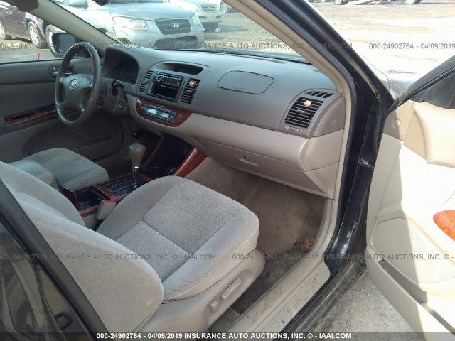 4T1BE32K33U260282 - 2003 TOYOTA CAMRY LE/XLE/SE BLACK photo 5