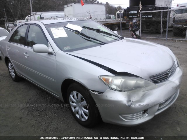 4T1BE32K35U533062 - 2005 TOYOTA CAMRY LE/XLE/SE SILVER photo 1