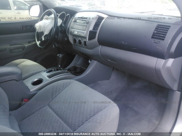 3TMJU4GNXBM124388 - 2011 TOYOTA TACOMA DOUBLE CAB PRERUNNER SILVER photo 5