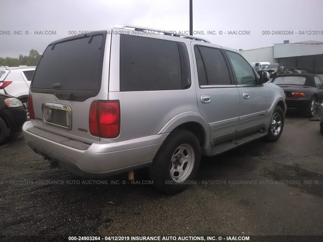 5LMPU28LXWLJ51926 - 1998 LINCOLN NAVIGATOR 银色 照片 4