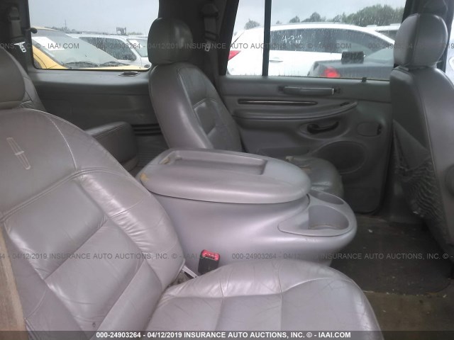 5LMPU28LXWLJ51926 - 1998 LINCOLN NAVIGATOR 银色 照片 8