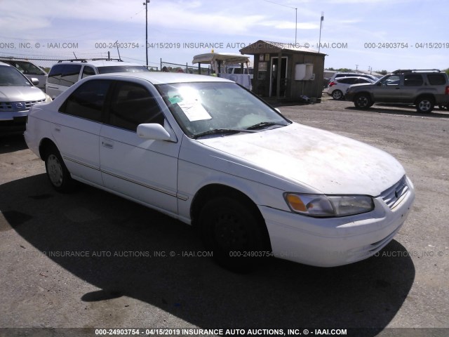 JT2BG22K5V0011803 - 1997 TOYOTA CAMRY LE/XLE Weiß Foto 1