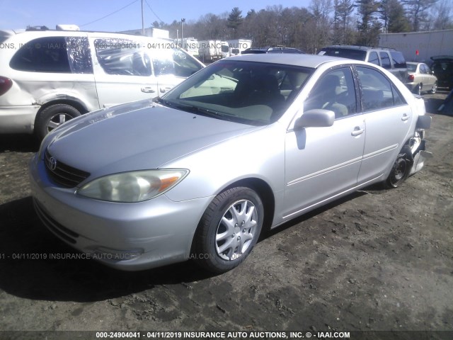 4T1BE32K53U650560 - 2003 TOYOTA CAMRY LE/XLE/SE SILVER photo 2