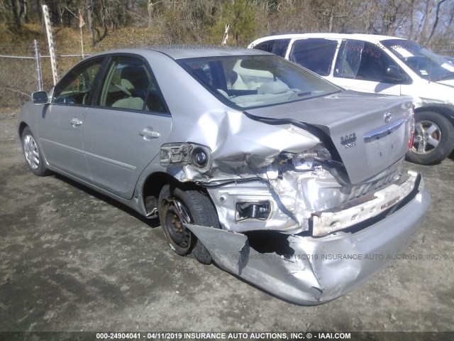 4T1BE32K53U650560 - 2003 TOYOTA CAMRY LE/XLE/SE SILVER photo 3