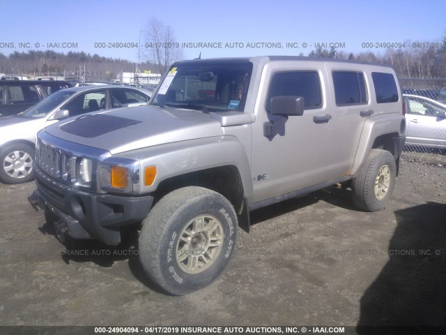 5GTDN136168117775 - 2006 HUMMER H3 GRAY photo 2