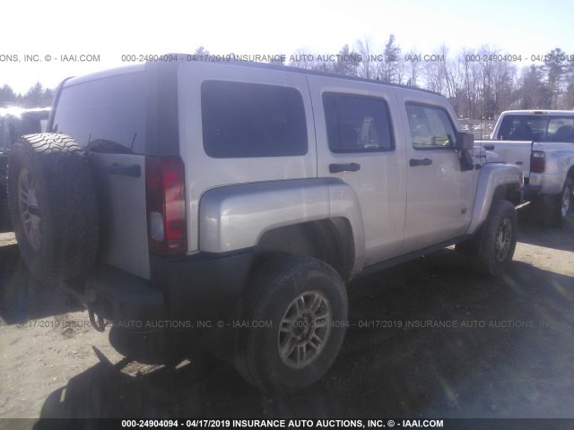 5GTDN136168117775 - 2006 HUMMER H3 GRAY photo 4