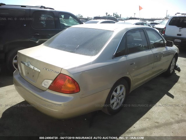 4T1BF28B62U254943 - 2002 TOYOTA AVALON XL/XLS GOLD photo 4