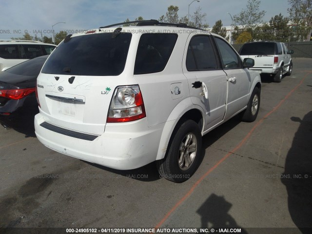 KNDJD733655397537 - 2005 KIA SORENTO EX/LX WHITE photo 4