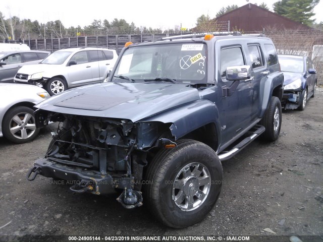 5GTDN136268290592 - 2006 HUMMER H3 GRAY photo 2