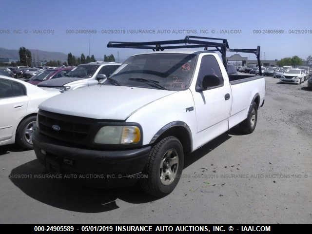 1FTDF1720VKA23903 - 1997 FORD F150 WHITE photo 2