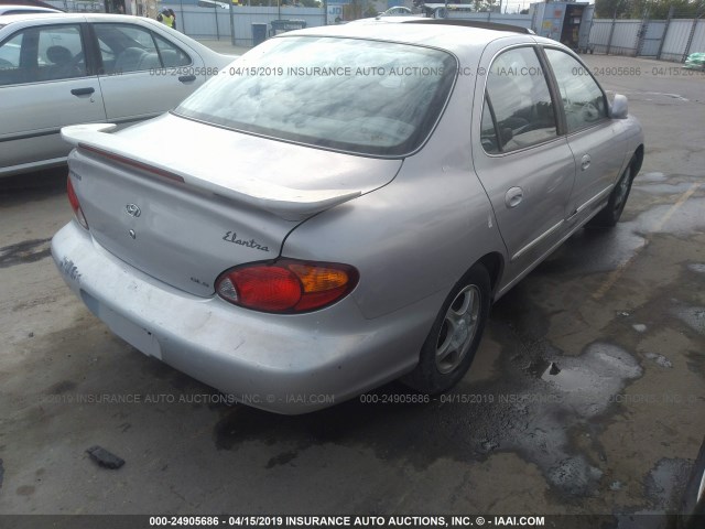 KMHJF35F4YU933806 - 2000 HYUNDAI ELANTRA GLS GRAY photo 4