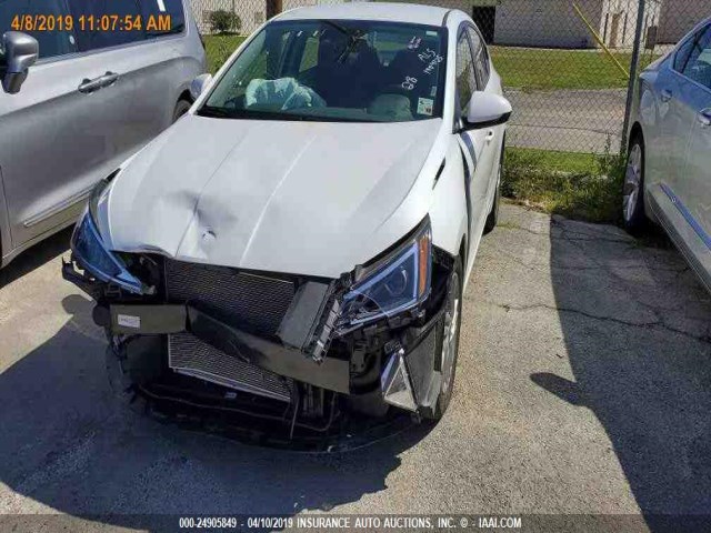 5NPD84LF8KH406373 - 2019 HYUNDAI ELANTRA SEL/VALUE/LIMITED WHITE photo 12